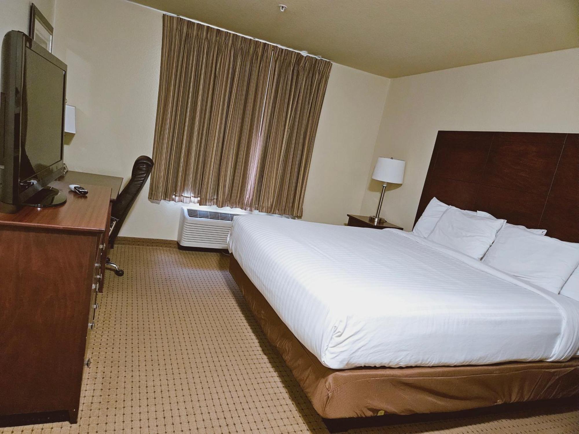 Cobblestone Inn & Suites - Bloomfield Екстериор снимка