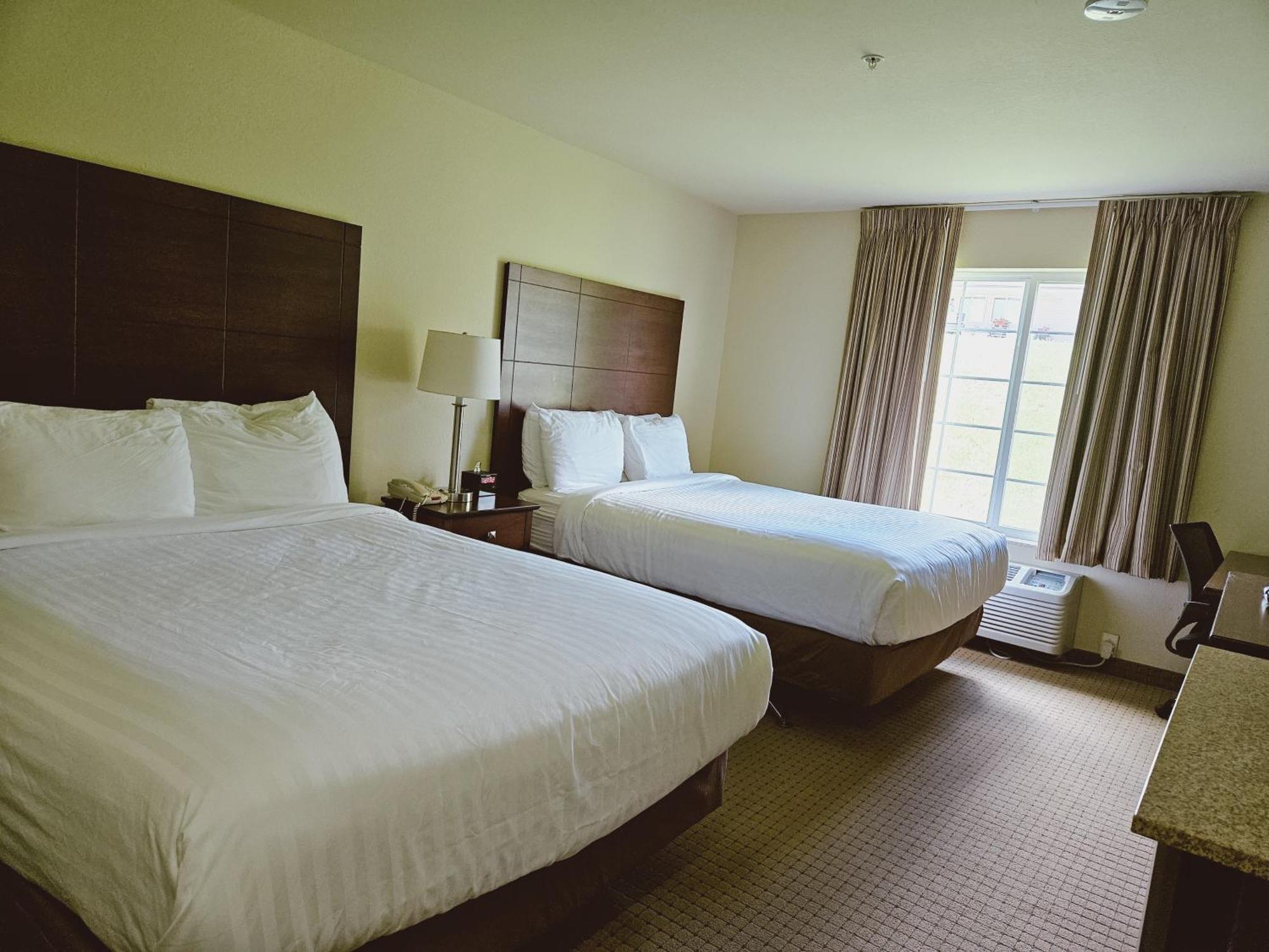 Cobblestone Inn & Suites - Bloomfield Екстериор снимка