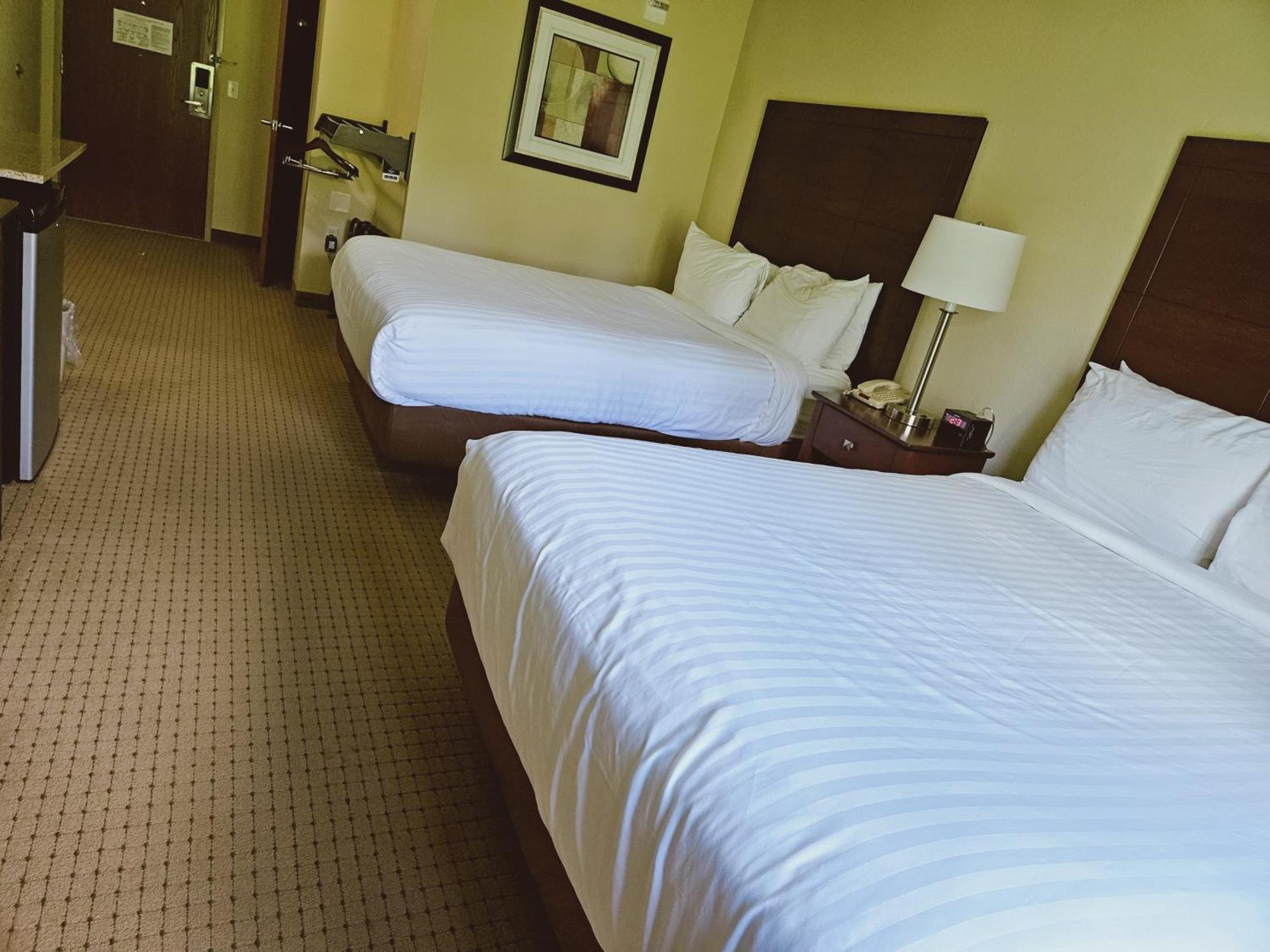 Cobblestone Inn & Suites - Bloomfield Екстериор снимка