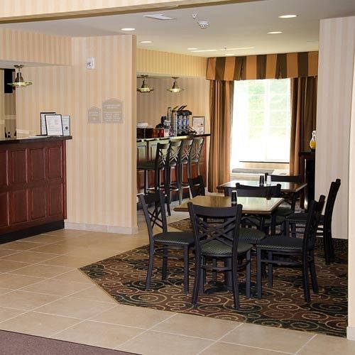 Cobblestone Inn & Suites - Bloomfield Екстериор снимка